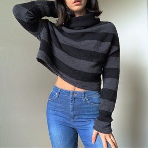 VINCE | 80% WOOL Turtleneck Cropped Sweater